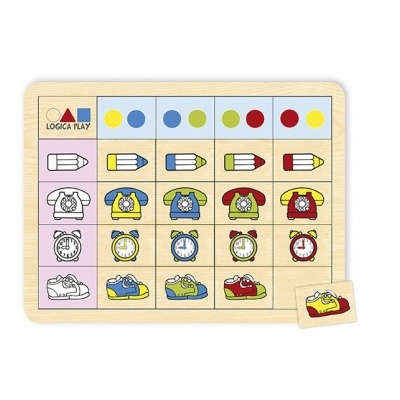 Tabuleiro de jogo didático em madeira com imagens coloridas e pontos de cores.
