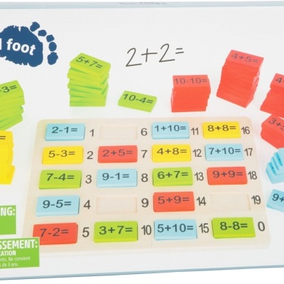 Blocos de madeira coloridos para matemática com operações e embalagem branca small foot