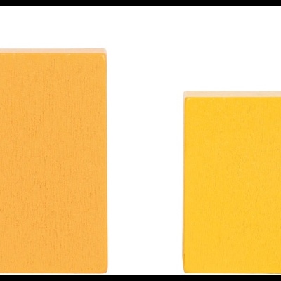 Quatro blocos retangulares de madeira coloridos