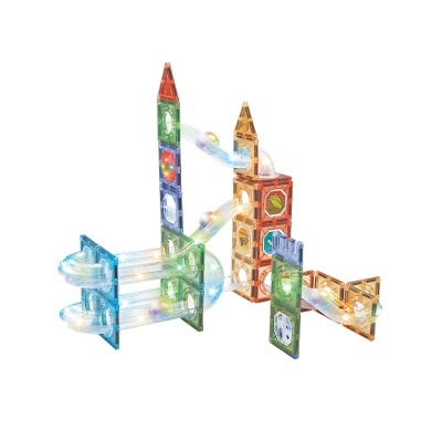 Brinquedo de construção magnético colorido com tubos e esferas transparente