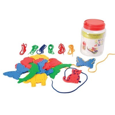 Conjunto de formas recortadas coloridas para enfiar cordões e recipiente plástico com tampa vermelha