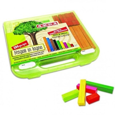 Conjunto em caixa plástica verde com réguas de madeira coloridas