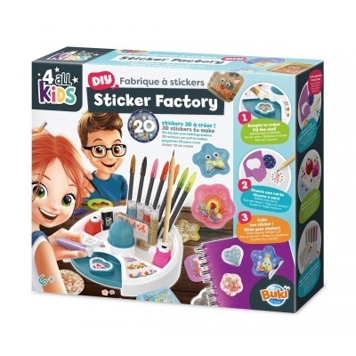Caixa do kit Sticker Factory para criar autocolantes 3D com imagens de duas crianças desenhadas, ferramentas e autocolantes coloridos.