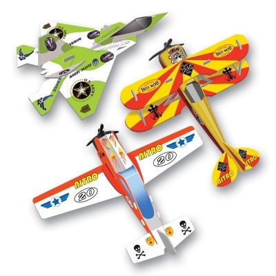 Três aviões de brinquedo coloridos com textos Nitro e Hot Rod