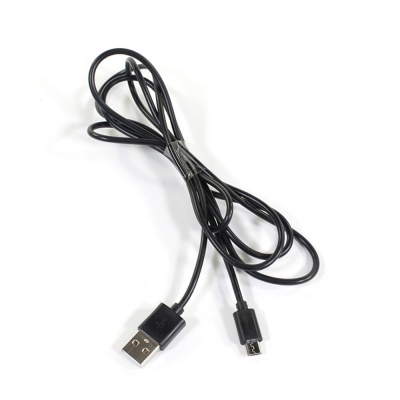 Cabo USB preto com conetores USB tipo A e micro-USB