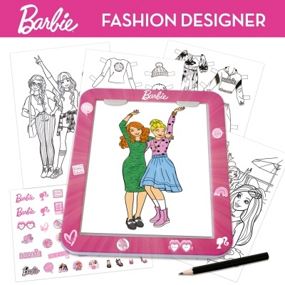Conjunto de desenho Barbie Fashion Designer com moldura rosa, folhas para colorir e lápis.