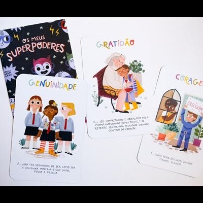 Cartas ilustradas com palavras e textos em português sobre os meus superpoderes
