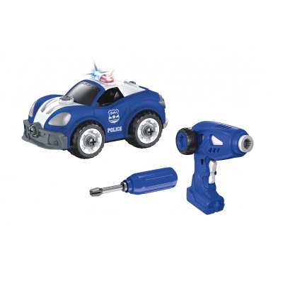 Carro policial de brinquedo azul e branco com chave de fendas e ferramenta elétrica azuis