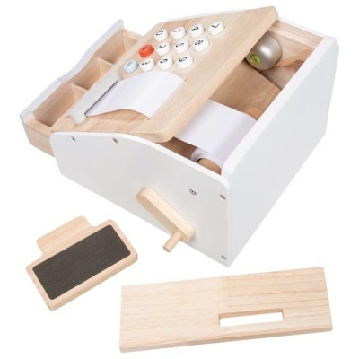 Máquina de caixa registradora de madeira branca com botões brancos e gaveta aberta