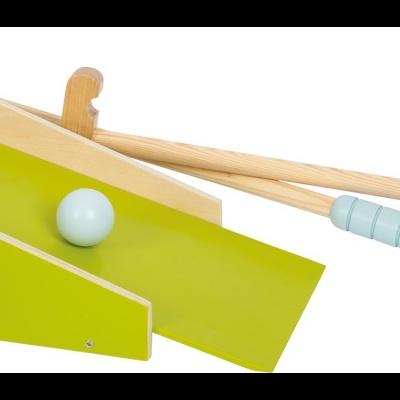 Jogo infantil de madeira com tema de tubarão e bolas azuis