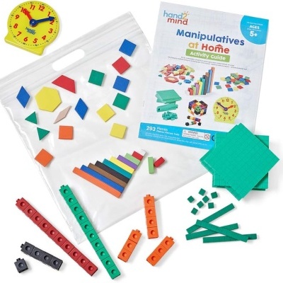 kit educativo colorido com formas geométricas, blocos e relógio de aprendizagem
