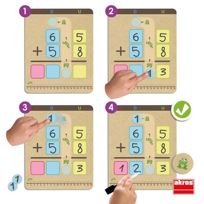 Jogo educativo de madeira com peças numeradas coloridas e logótipo Akros