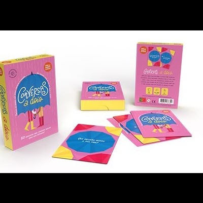 Jogo de cartas 'Conversas a Dois' com caixa rosa e cartas coloridas