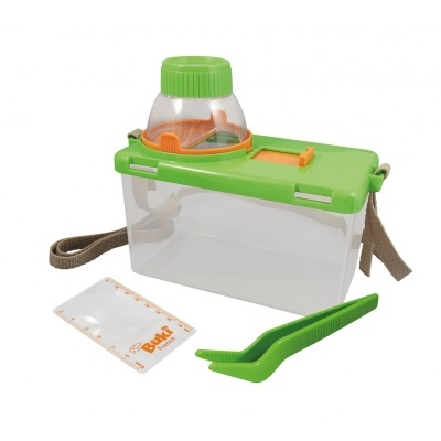 Recipiente transparente com tampa verde e laranja com lupa, pinça verde e régua Buki France