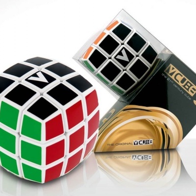 Cubo mágico V Cube 3 colorido com embalagem preta e amarela