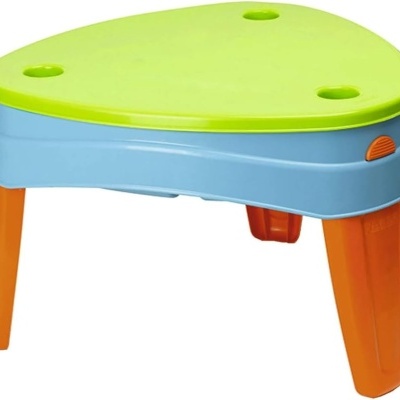 Mesa infantil de plástico verde, azul e laranja