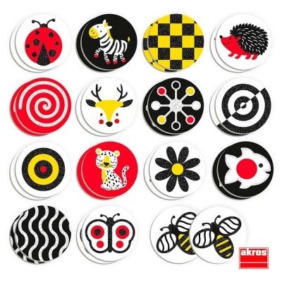 Botões redondos coloridos com padrões e desenhos de animais e formas geométricas