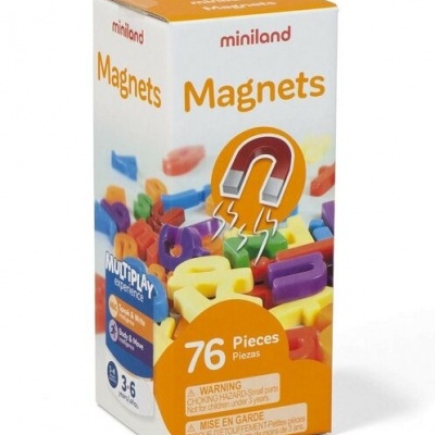 Embalagem de letras magnéticas coloridas Miniland 76 peças para crianças