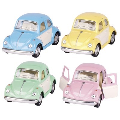 Quatro carrinhos de brinquedo coloridos tipo clássico vistos de frente e de lado.