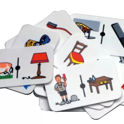 Cartas ilustradas com imagens de objetos, animais e crianças para jogo de associação