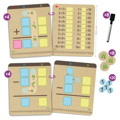 Kit educativo de matemática com cadernos, marcadores e tijoletes coloridos sobre fundo branco