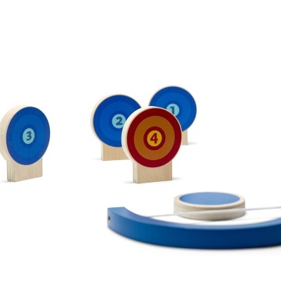Conjunto de brinquedo de madeira para jogo de arco e flecha com círculos numerados