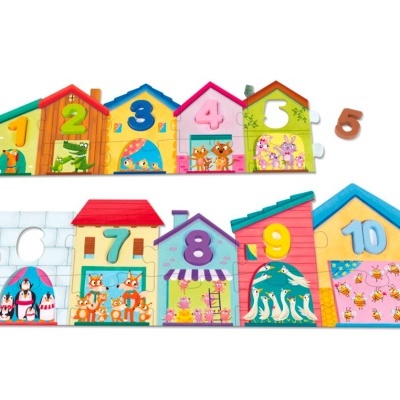 Puzzle de madeira colorido com casas numeradas de 1 a 10 e ilustrações de animais