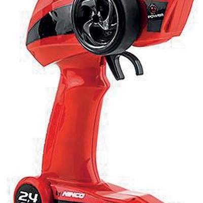 Comando de radiocontrolo vermelho e preto para carros Ninco com roda e etiquetas visíveis