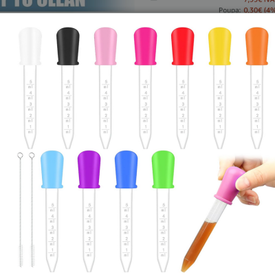 Pipetas de plástico coloridas com escala e escovas de limpeza