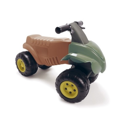 Quadriciclo infantil de plástico verde e castanho com rodas pretas e amarelas