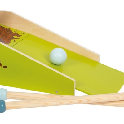 Conjunto de croquet infantil em madeira com rampa verde e marretas azuis