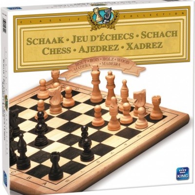 embalagem do jogo de xadrez clássico em madeira com tabuleiro e peças