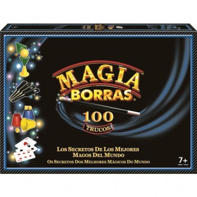 Caixa preta de jogo mágico com texto MAGIA BORRAS 100 TRUCOS, ilustrações de cartas e varinha