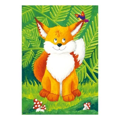 Ilustração de raposa sorridente em campo verde com folhas, cogumelos e borboleta