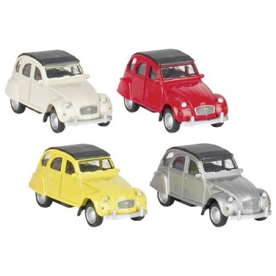 Quatro miniaturas de carros Citroën 2CV em branco, vermelho, amarelo e cinzento com teto preto