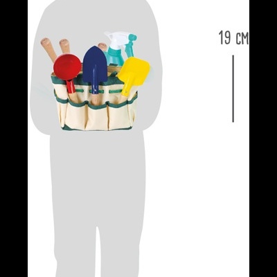 Conjunto de ferramentas de jardim para crianças com cabos de madeira em suporte bege com bordas verdes.