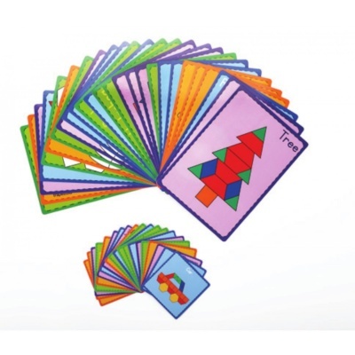 Cartas educativas coloridas com figuras geométricas e nomes em inglês