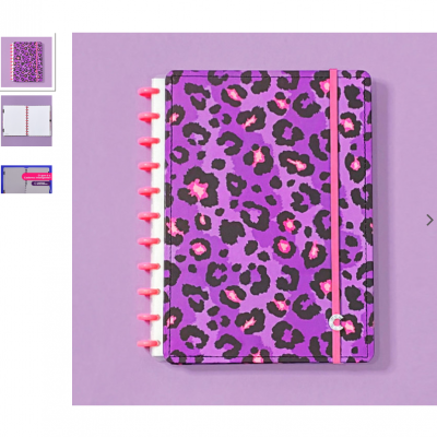 Caderno padrão animal print roxo e rosa com argolas cor-de-rosa e elástico