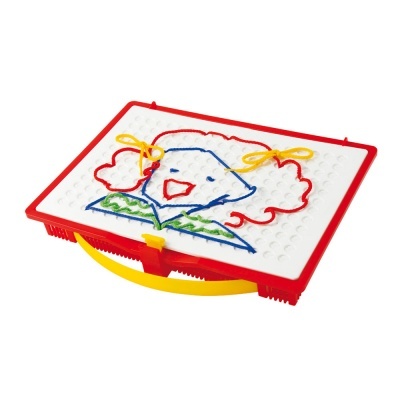 Painel de desenho para crianças com rosto colorido feito com linhas de plástico