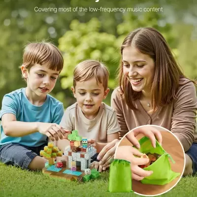 Brinquedo de construção colorido com saco verde para arrumação