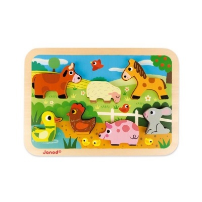 Puzzle de madeira com animais da quinta coloridos e fundo de campo