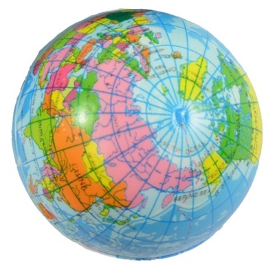Globo insuflável com mapa terrestre colorido