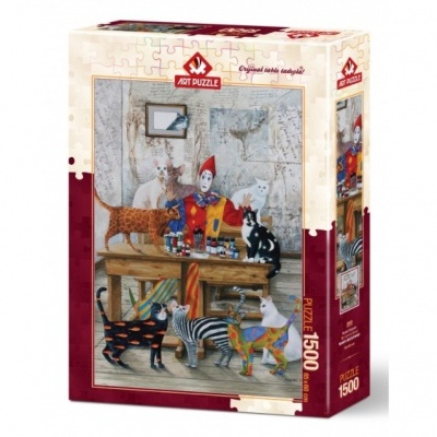 Embalagem de puzzle ADT PUZZLE 1500 peças com imagem de boneco e gatos coloridos à mesa
