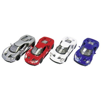 Quatro carros de brinquedo em miniatura em várias cores em fundo branco