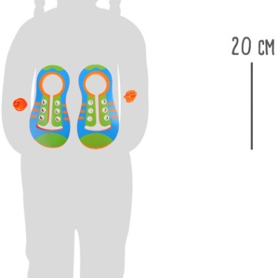 Sapatilhas coloridas para criança seguradas por silhueta