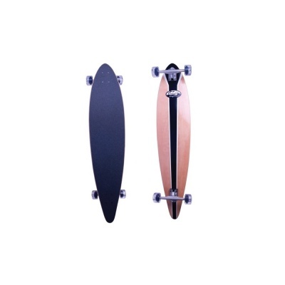 Duas longboards, uma vista de cima com superfície preta e outra de baixo em madeira com faixa preta.