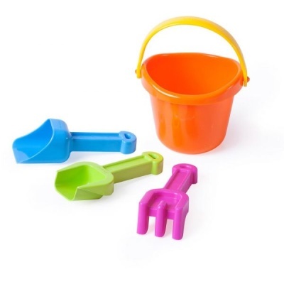 Conjunto de brinquedos de praia em plástico com balde e utensílios coloridos