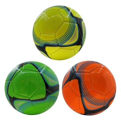 Bolas de futebol coloridas amarelas, verdes e laranja com padrões pretos e azuis