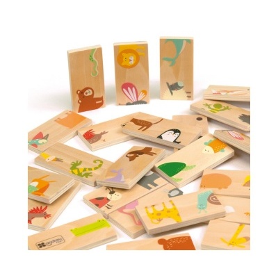 Peças de dominó em madeira com desenhos de animais coloridos