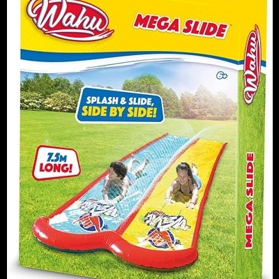 Embalagem do escorrega Wahu Mega Slide com duas pistas coloridas e crianças a brincar na relva